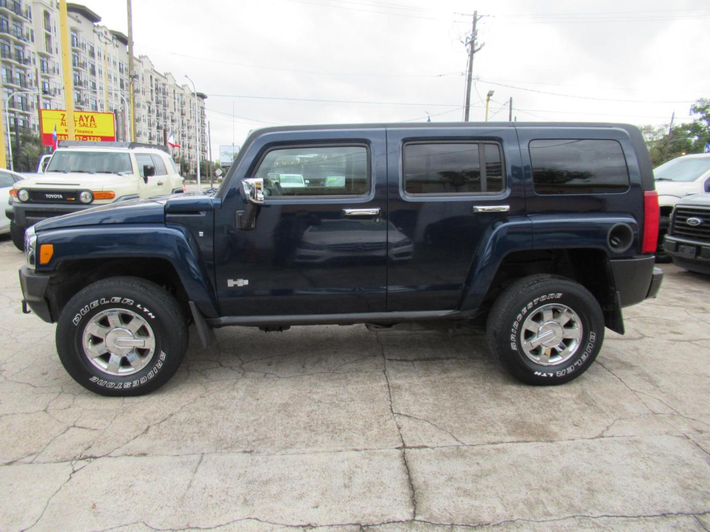 2008 Blue /Black Hummer H3 Base (5GTEN13E288) with an 3.7L L5 DOHC 20V engine, Automatic transmission, located at 1511 North Shepherd Dr., Houston, TX, 77008, (281) 657-1221, 29.798361, -95.412560 - 2008 HUMMER H3 VIN: 5GTEN13E288181466 5 G T E N 1 3 E 2 8 8 1 8 1 4 6 6 4 DOOR WAGON/SPORT UTILITY 3.7L I5 F DOHC GASOLINE ALL WHEEL DRIVE - Photo#30