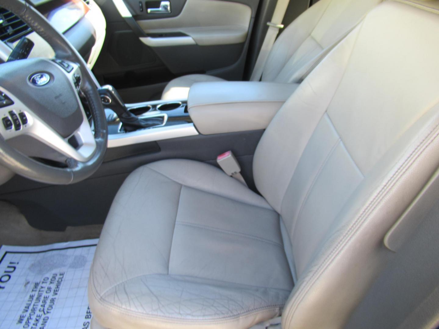 2011 Silver /Gray Ford Edge Limited FWD (2FMDK3KC3BB) with an 3.5L V6 DOHC 24V engine, Automatic transmission, located at 1511 North Shepherd Dr., Houston, TX, 77008, (281) 657-1221, 29.798361, -95.412560 - 2011 FORD EDGE LIMITED VIN: 2FMDK3KC3BBA11382 2 F M D K 3 K C 3 B B A 1 1 3 8 2 4 DOOR WAGON/SPORT UTILITY 3.5L V6 F DOHC 24V GASOLINE FRONT WHEEL DRIVE - Photo#5