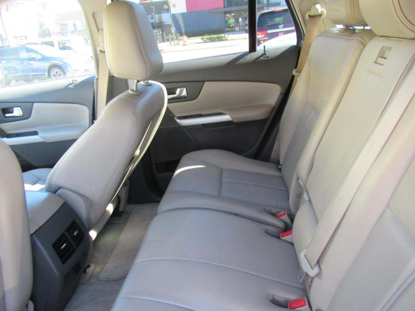 2011 Silver /Gray Ford Edge Limited FWD (2FMDK3KC3BB) with an 3.5L V6 DOHC 24V engine, Automatic transmission, located at 1511 North Shepherd Dr., Houston, TX, 77008, (281) 657-1221, 29.798361, -95.412560 - 2011 FORD EDGE LIMITED VIN: 2FMDK3KC3BBA11382 2 F M D K 3 K C 3 B B A 1 1 3 8 2 4 DOOR WAGON/SPORT UTILITY 3.5L V6 F DOHC 24V GASOLINE FRONT WHEEL DRIVE - Photo#9