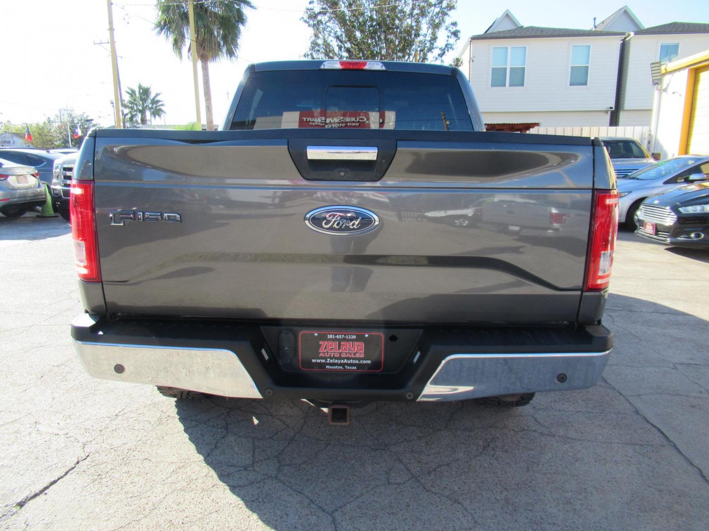 2016 Gray /Gray Ford F-150 XLT SuperCrew 6.5-ft. Bed 4WD (1FTEW1EG7GK) with an 3.5L V6 TURBO engine, Automatic transmission, located at 1511 North Shepherd Dr., Houston, TX, 77008, (281) 657-1221, 29.798361, -95.412560 - 1FTEW1EG7GKE16643 2016 FORD F-150 XLT VIN: 1FTEW1EG7GKE16643 1 F T E W 1 E G 7 G K E 1 6 6 4 3 CREW PICKUP 3.5L V6 F DOHC 24V GASOLINE REAR WHEEL DRIVE W/ 4X4 - Photo#26