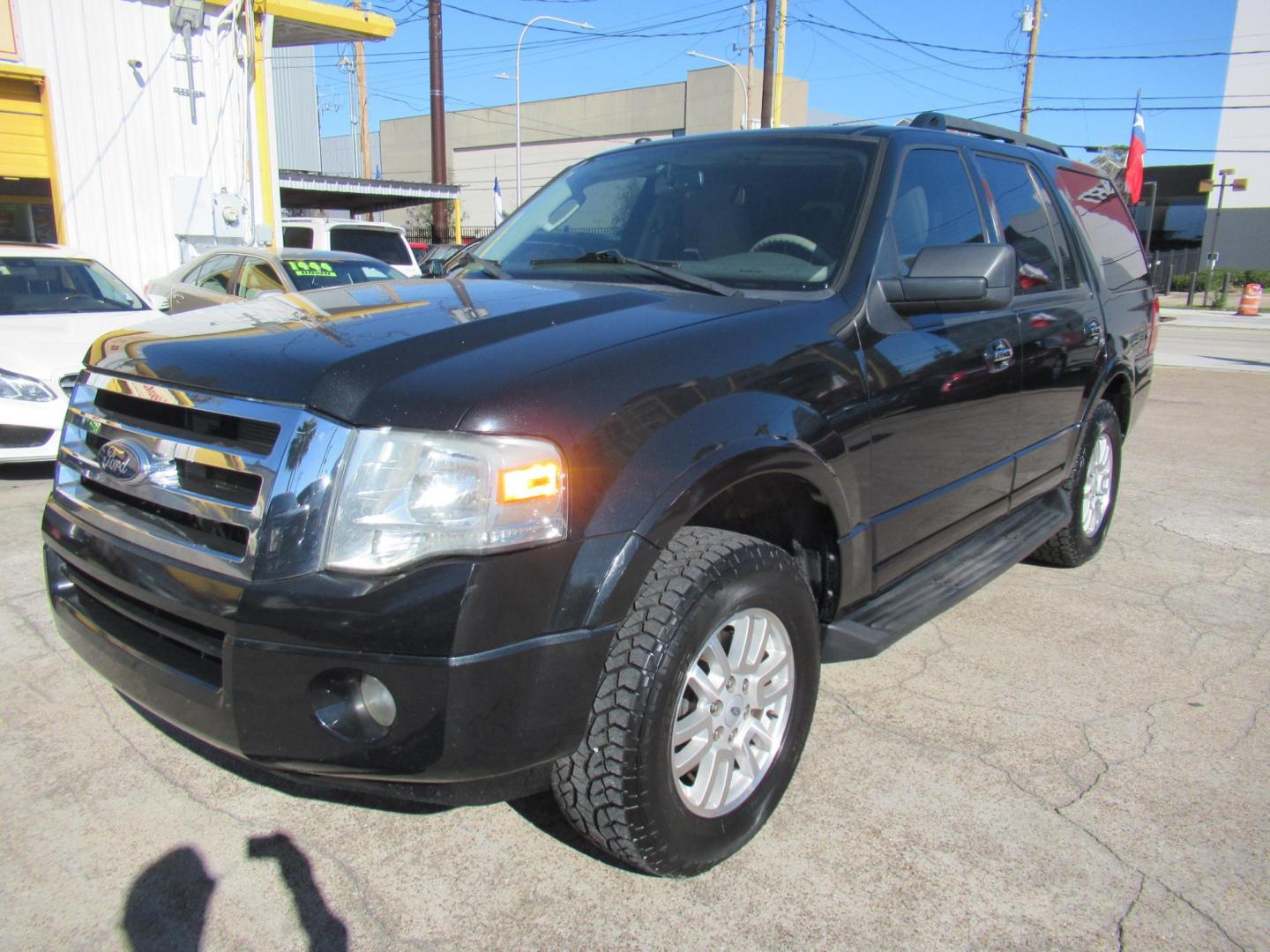 2013 Black /Tan Ford Expedition 2WD (1FMJU1H53DE) with an 5.4L V8 SOHC 16V FFV engine, Automatic transmission, located at 1511 North Shepherd Dr., Houston, TX, 77008, (281) 657-1221, 29.798361, -95.412560 - 2013 FORD EXPEDITION XLT VIN: 1FMJU1H53DEF31504 1 F M J U 1 H 5 3 D E F 3 1 5 0 4 4 DOOR WAGON/SPORT UTILITY 5.4L V8 F SOHC 24V FLEX FUEL REAR WHEEL DRIVE - Photo#18