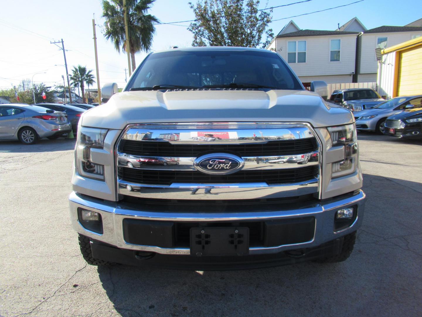 2017 Gold /Tan Ford F-150 Lariat SuperCrew 5.5-ft. Bed 4WD (1FTEW1EP6HF) with an 2.7L V6 DOHC 24V engine, Automatic transmission, located at 1511 North Shepherd Dr., Houston, TX, 77008, (281) 657-1221, 29.798361, -95.412560 - 2017 FORD F-150 LARIAT VIN: 1FTEW1EP6HFC50593 1 F T E W 1 E P 6 H F C 5 0 5 9 3 CREW PICKUP 2.7L V6 F DOHC 24V GASOLINE REAR WHEEL DRIVE W/ 4X4 - Photo#23