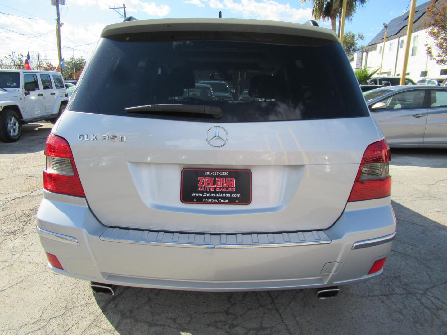 2011 Silver /Black Mercedes-Benz GLK-Class GLK350 (WDCGG5GB4BF) with an V6 engine, 7-Speed Automatic transmission, located at 1511 North Shepherd Dr., Houston, TX, 77008, (281) 657-1221, 29.798361, -95.412560 - 2011 MERCEDES-BENZ GLK 350 VIN: WDCGG5GB4BF642858 W D C G G 5 G B 4 B F 6 4 2 8 5 8 4 DOOR WAGON/SPORT UTILITY 3.5L V6 F DOHC 24V GASOLINE REAR WHEEL DRIVE - Photo#21