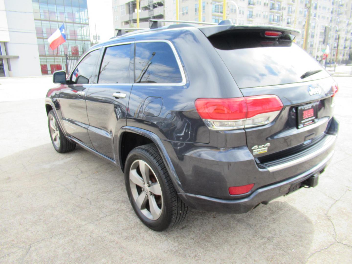 2015 Gray /Black Jeep Grand Cherokee Overland 4WD (1C4RJFCG6FC) with an 3.6L V6 DOHC 24V engine, Automatic transmission, located at 1511 North Shepherd Dr., Houston, TX, 77008, (281) 657-1221, 29.798361, -95.412560 - 2015 JEEP GRAND CHEROKEE OVERLAND VIN: 1C4RJFCG6FC244212 1 C 4 R J F C G 6 F C 2 4 4 2 1 2 4 DOOR WAGON/SPORT UTILITY 3.6L V6 F DOHC 24V GASOLINE REAR WHEEL DRIVE W/ 4X4 - Photo#14