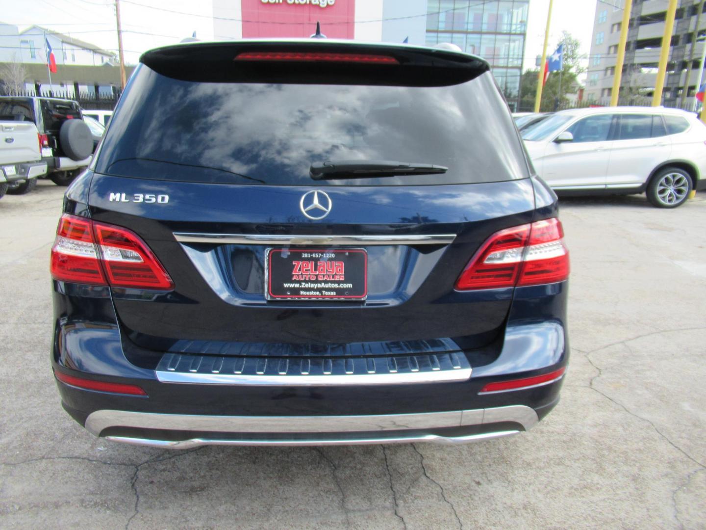 2015 Blue /Tan Mercedes-Benz M-Class ML350 (4JGDA5JB7FA) with an 3.5L V6 DOHC 24V engine, Automatic transmission, located at 1511 North Shepherd Dr., Houston, TX, 77008, (281) 657-1221, 29.798361, -95.412560 - 2015 MERCEDES-BENZ M-CLASS ML 350 VIN: 4JGDA5JB7FA454529 4 J G D A 5 J B 7 F A 4 5 4 5 2 9 4 DOOR WAGON/SPORT UTILITY 3.5L V6 F DOHC 24V GASOLINE REAR WHEEL DRIVE - Photo#0