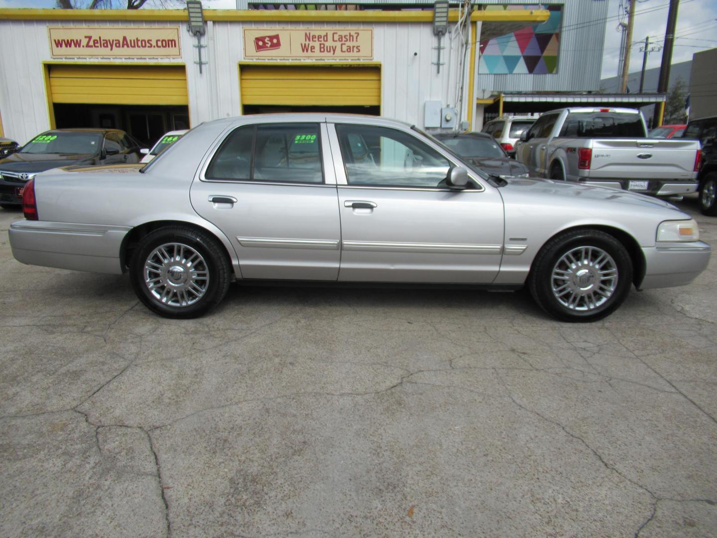 2010 Silver /Tan Mercury Grand Marquis LS (2MEBM7FV9AX) with an 4.6L V8 OHC 16V FFV engine, Automatic transmission, located at 1511 North Shepherd Dr., Houston, TX, 77008, (281) 657-1221, 29.798361, -95.412560 - 2010 MERCURY GRAND MARQUIS LS VIN: 2MEBM7FV9AX612384 2 M E B M 7 F V 9 A X 6 1 2 3 8 4 SEDAN 4 DR 4.6L V8 F SOHC 16V FLEX FUEL REAR WHEEL DRIVE - Photo#19