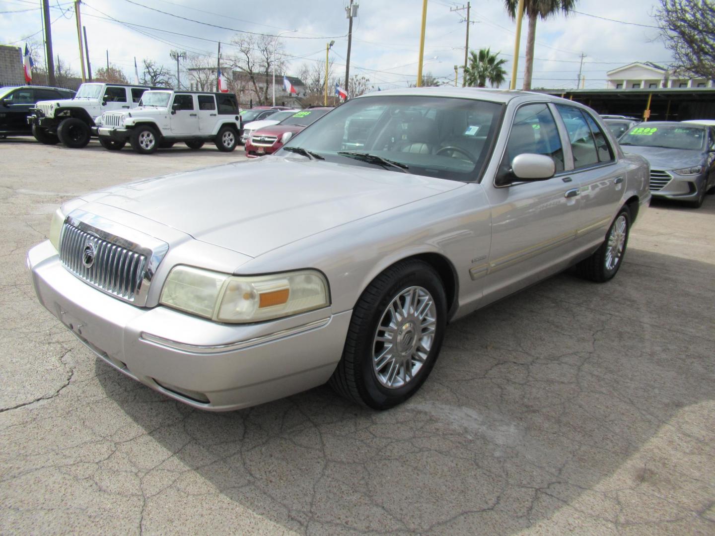 2010 Silver /Tan Mercury Grand Marquis LS (2MEBM7FV9AX) with an 4.6L V8 OHC 16V FFV engine, Automatic transmission, located at 1511 North Shepherd Dr., Houston, TX, 77008, (281) 657-1221, 29.798361, -95.412560 - 2010 MERCURY GRAND MARQUIS LS VIN: 2MEBM7FV9AX612384 2 M E B M 7 F V 9 A X 6 1 2 3 8 4 SEDAN 4 DR 4.6L V8 F SOHC 16V FLEX FUEL REAR WHEEL DRIVE - Photo#22