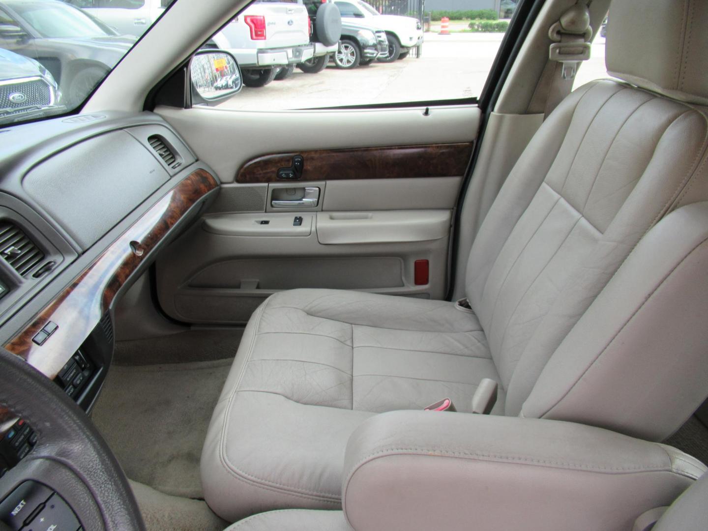 2010 Silver /Tan Mercury Grand Marquis LS (2MEBM7FV9AX) with an 4.6L V8 OHC 16V FFV engine, Automatic transmission, located at 1511 North Shepherd Dr., Houston, TX, 77008, (281) 657-1221, 29.798361, -95.412560 - 2010 MERCURY GRAND MARQUIS LS VIN: 2MEBM7FV9AX612384 2 M E B M 7 F V 9 A X 6 1 2 3 8 4 SEDAN 4 DR 4.6L V8 F SOHC 16V FLEX FUEL REAR WHEEL DRIVE - Photo#5