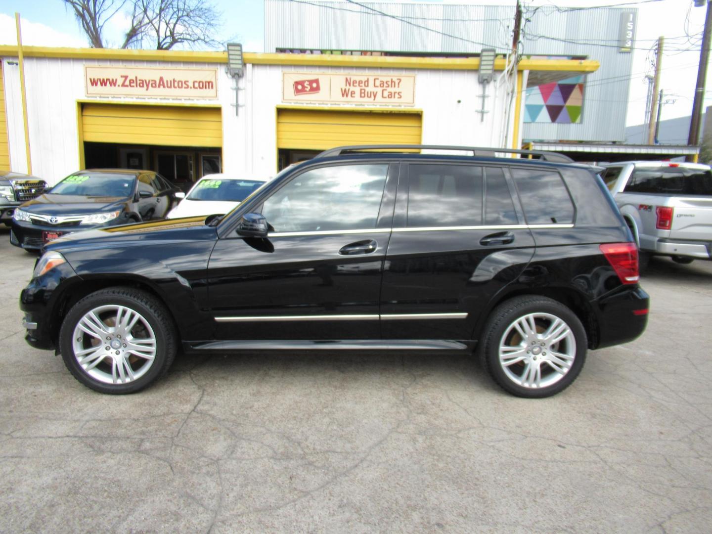 2014 Black /Black Mercedes-Benz GLK-Class GLK350 (WDCGG5HB0EG) with an 3.5L V6 DOHC 24V engine, Automatic transmission, located at 1511 North Shepherd Dr., Houston, TX, 77008, (281) 657-1221, 29.798361, -95.412560 - 2014 MERCEDES-BENZ GLK 350 VIN: WDCGG5HB0EG167349 W D C G G 5 H B 0 E G 1 6 7 3 4 9 4 DOOR WAGON/SPORT UTILITY 3.5L V6 F DOHC 24V GASOLINE REAR WHEEL DRIVE - Photo#0