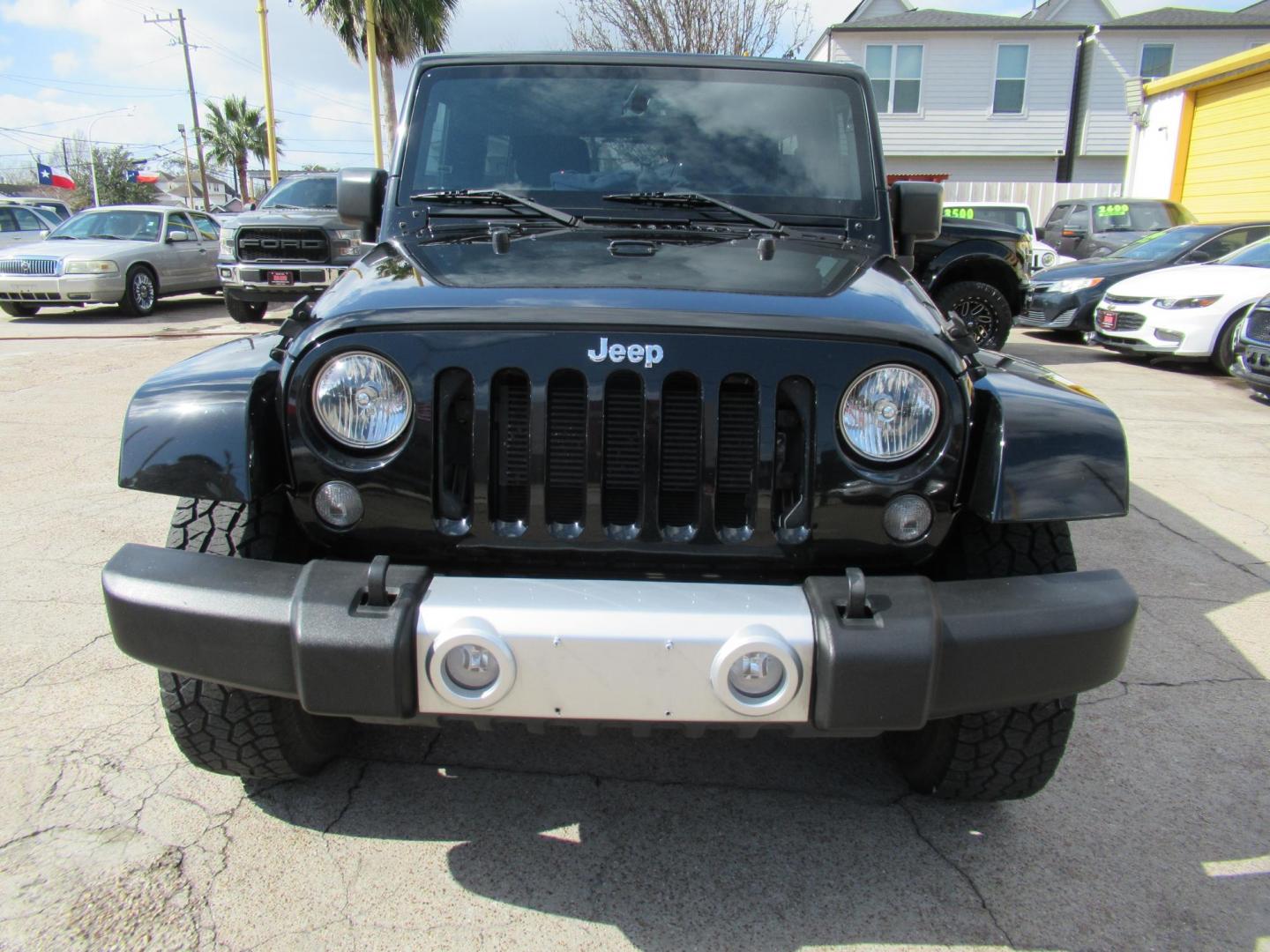 2015 Black /Black Jeep Wrangler Unlimited Sahara 4WD (1C4BJWEG8FL) with an 3.6L V6 DOHC 24V FFV engine, located at 1511 North Shepherd Dr., Houston, TX, 77008, (281) 657-1221, 29.798361, -95.412560 - 2015 JEEP WRANGLER UNLIMITED SAHARA VIN: 1C4BJWEG8FL723147 1 C 4 B J W E G 8 F L 7 2 3 1 4 7 4 DOOR WAGON/SPORT UTILITY 3.6L V6 F DOHC 24V GASOLINE REAR WHEEL DRIVE W/ 4X4 - Photo#20